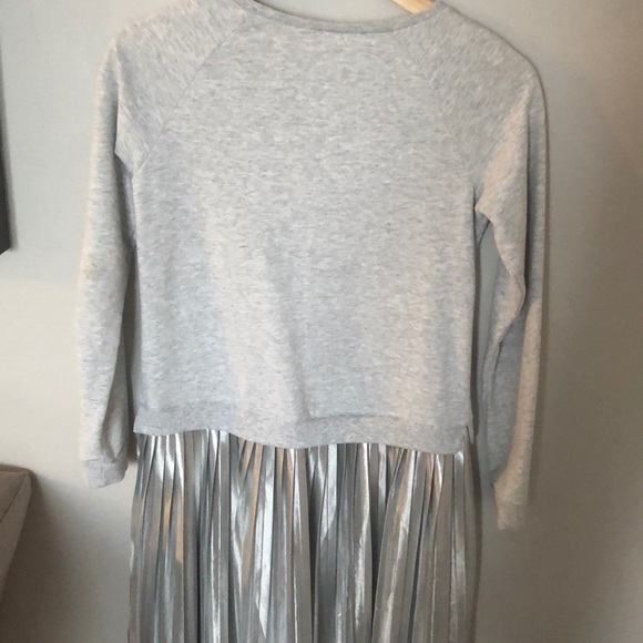 Long sleeve -hoodie dress - Picture 2 of 3